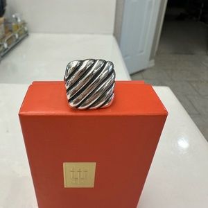 Retired Square James Avery Ring Size 6 1/2